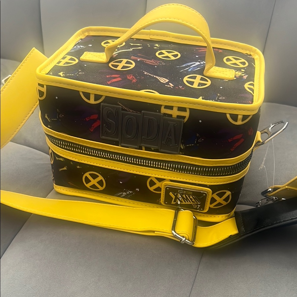 X-men soda lunch bag with six X-men soda figures